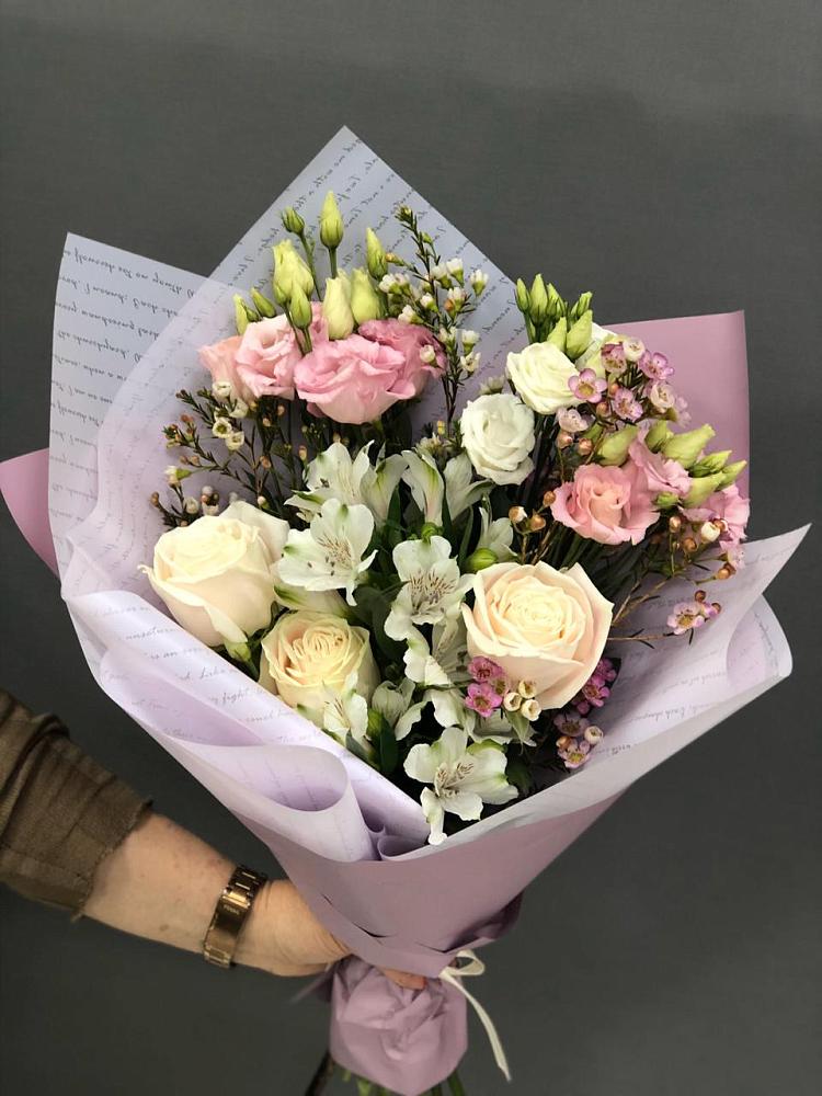 Букет цветов из: Альстромерии, Розы и Лизиантусы в Лисино-Корпус