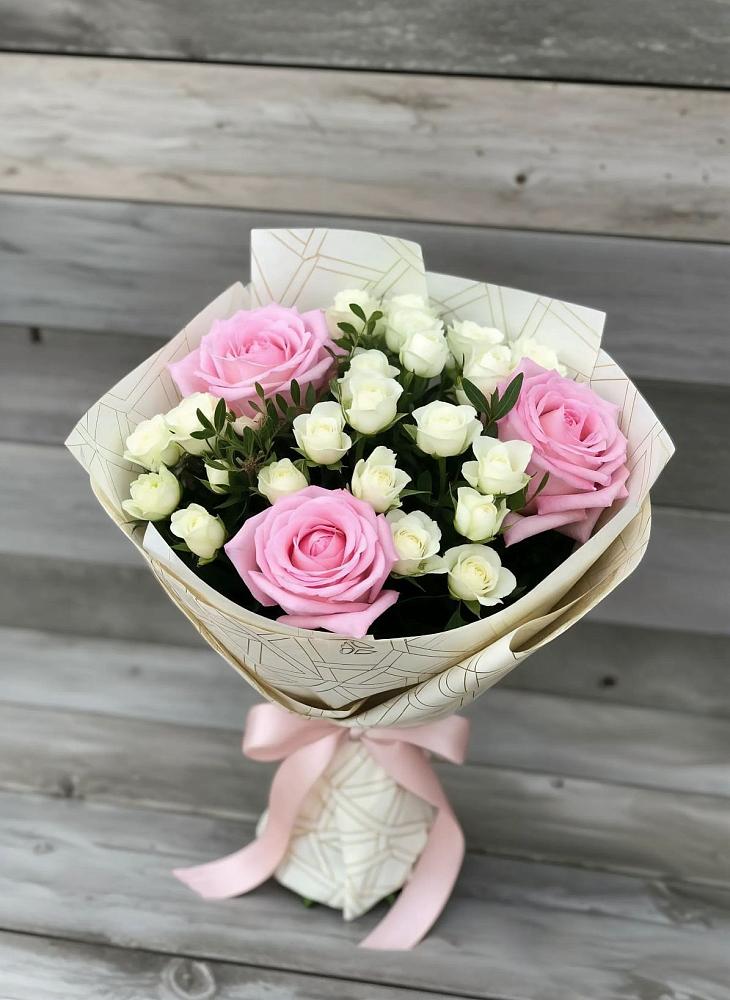Букет цветов из: Розы в Лисино-Корпус