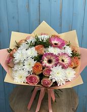 Букет цветов из:  Розы, Герберы и Хризантемы в Лисино-Корпус