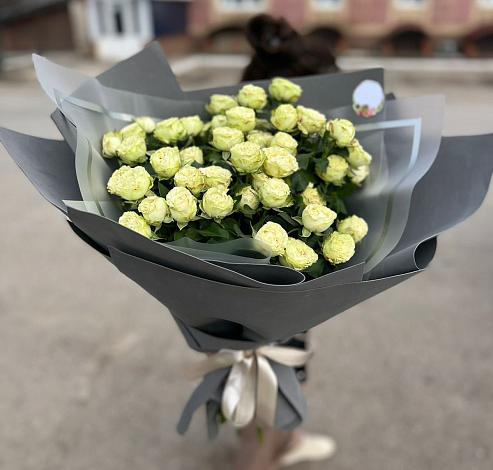 Букет Белые кустовые розы Солинеро в Лисино-Корпус