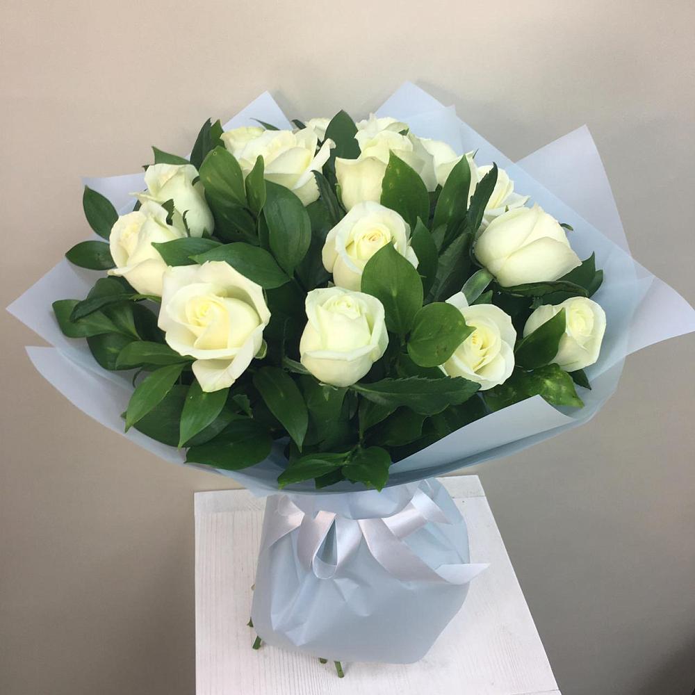 Букет 15 Белых роз Проуд в Лисино-Корпус