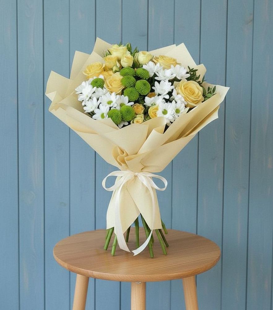 Букет цветов из: Хризантемы и Розы в Лисино-Корпус