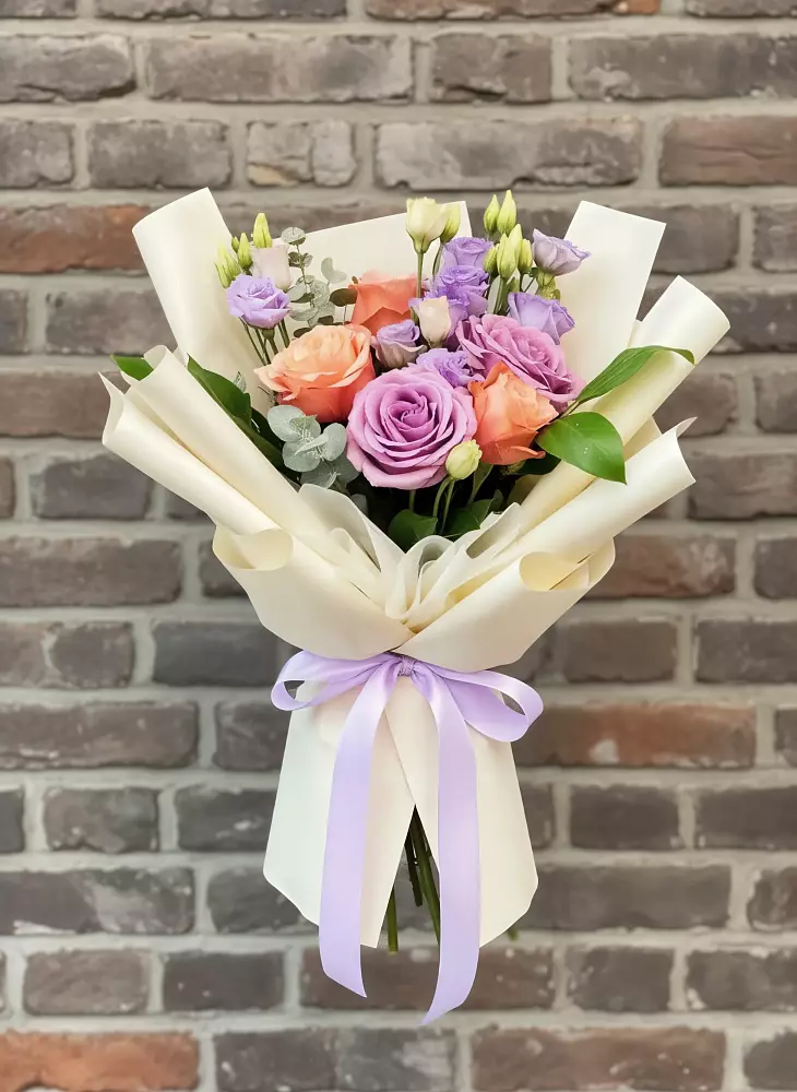 Букет цветов из: Лизиантусы и Розы в Лисино-Корпус