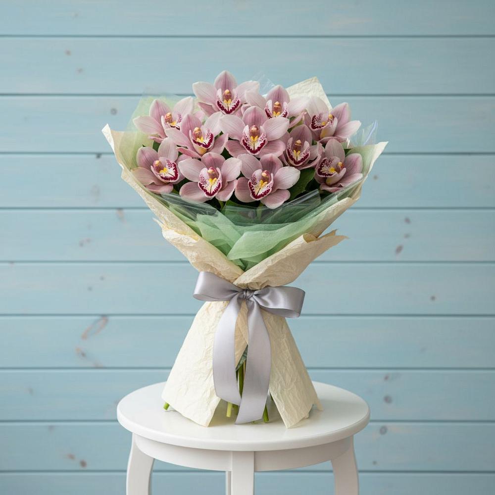 Букет цветов из: Орхидеи и Розы в Лисино-Корпус