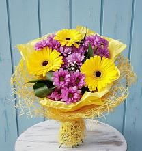 Букет цветов из:  Хризантемы и Герберы в Лисино-Корпус