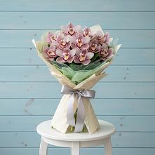 Букет цветов из:  Орхидеи и Розы в Лисино-Корпус