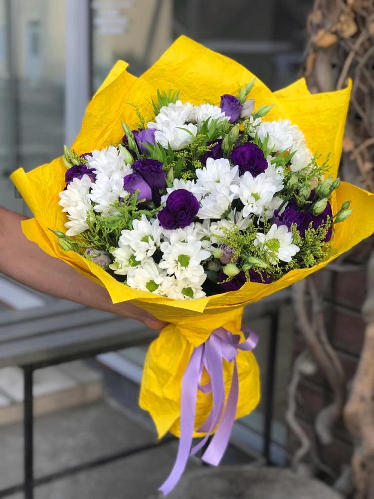 Букет цветов из: Ирисы, Хризантемы и Ромашки в Лисино-Корпус