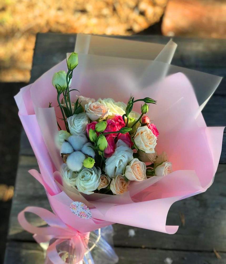 Букет цветов из: Розы и Лизиантусы в Лисино-Корпус