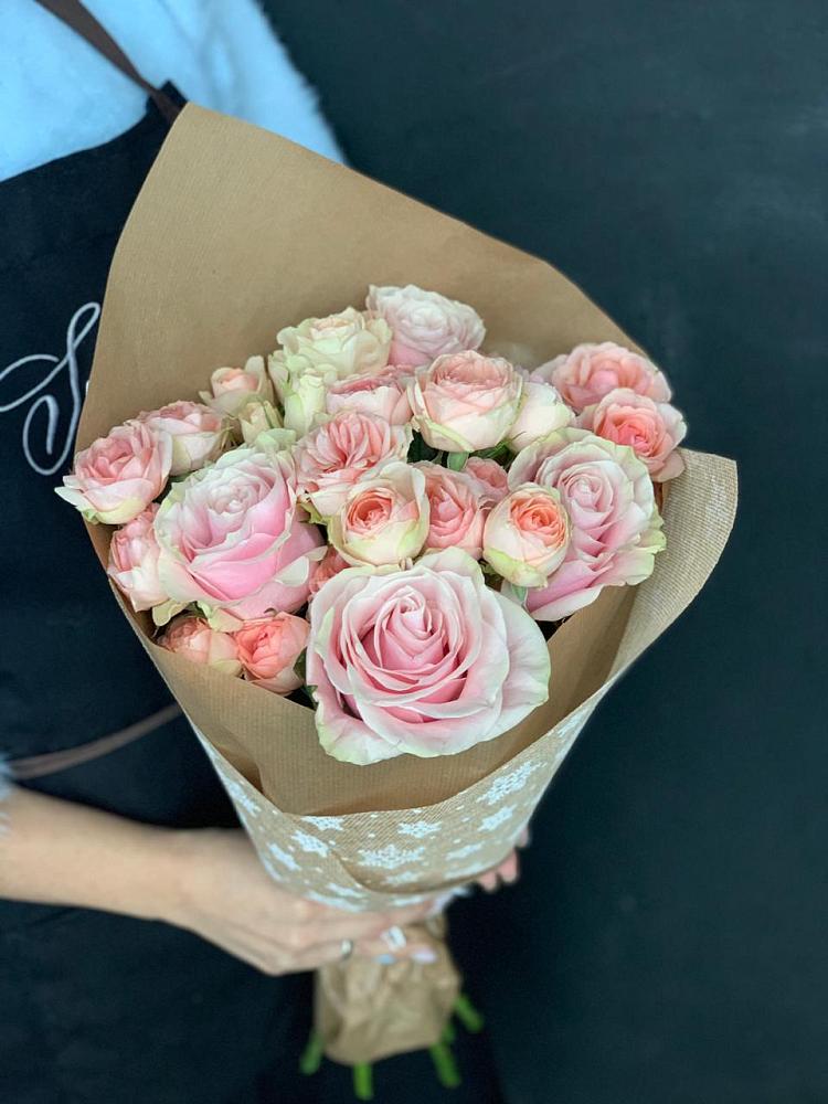 Букет цветов из: Хризантемы и Розы в Лисино-Корпус