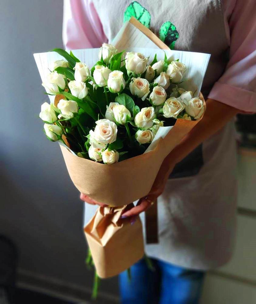 Букет цветов из: Розы в Лисино-Корпус