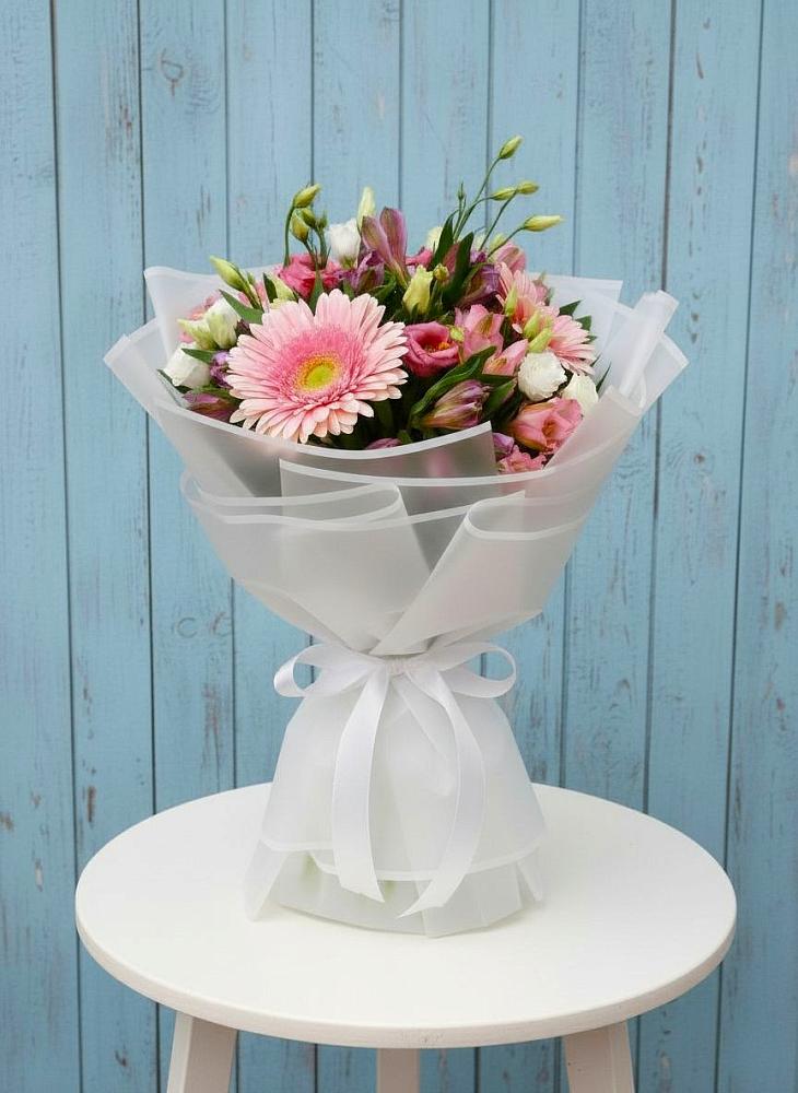 Букет цветов из: Герберы, Альстромерии и Лизиантусы в Лисино-Корпус