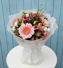 Букет цветов из:  Герберы, Альстромерии и Лизиантусы #REPLACE_PRED# Лисино-Корпус