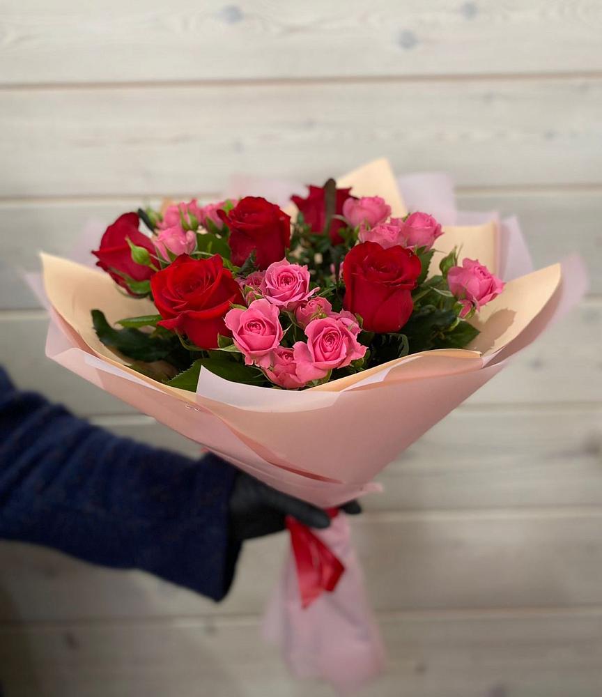 Букет цветов из: Розы в Лисино-Корпус