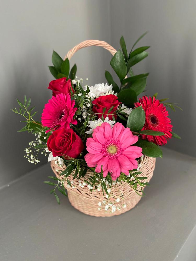 Цветочная композиция из Розы, Хризантемы и Герберы в корзине в Лисино-Корпус